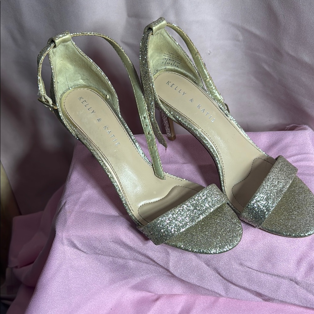 Kelly & Katie Gold Glitter Heels for Semi-Formal Occasions